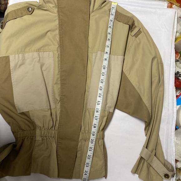 Frame Denim Tonal Blocked Jacket Look no Further For A Utilitarian Inspired Look - Picture 11 of 13